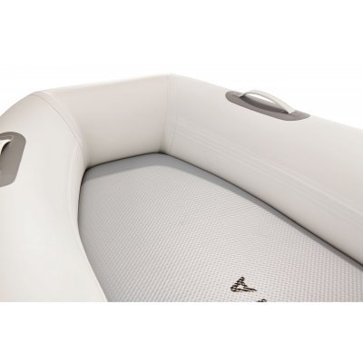 U-DELUXE INFLATABLE SPEED BOAT SERIES SIZE: 8'2" BT-UD250-9